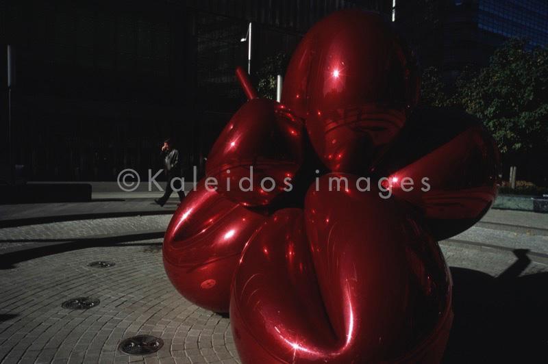 Jeff Koons, Koons, Balloon Flower (Red), Balloon Flower, Red, Kaleidos;Kaleïdos;New York;Red;NYC;Tarek Charara;United States of America;USA;Sculpture;La parole à l'image